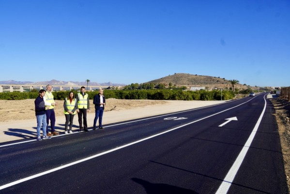 Invierten dos millones para arreglar más de 20 km de una decena de caminos rurales en Santomera