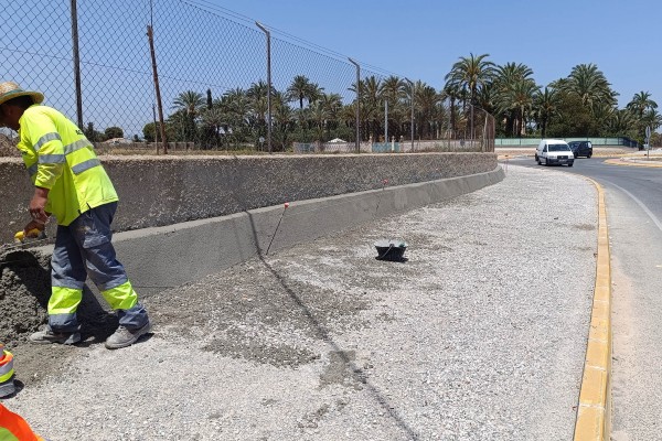 La Diputación completa el itinerario ciclista de la carretera de Asprella entre Elche y el Club de Tenis
