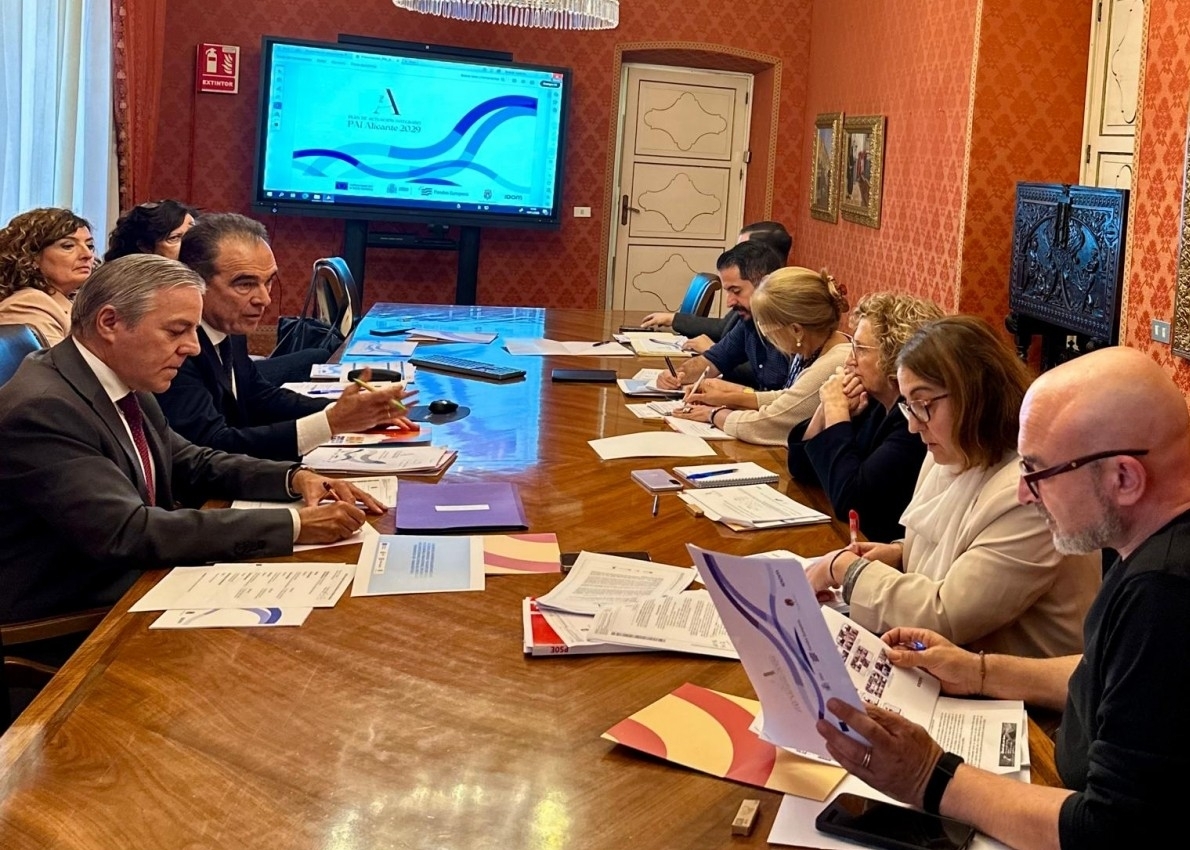 Un momento de la última reunión de la comisión de Presidencia sobre los fondos Edil. - Un momento de la última reunión de la comisión de Presidencia sobre los fondos Edil.