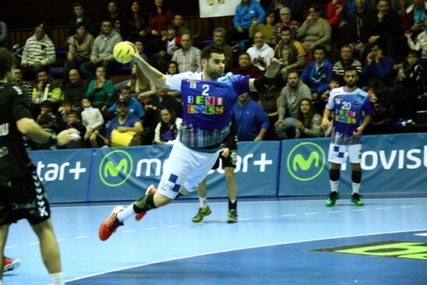 El Benidorm anuncia la renovación de Emilio Esteban y Rubén Marchán