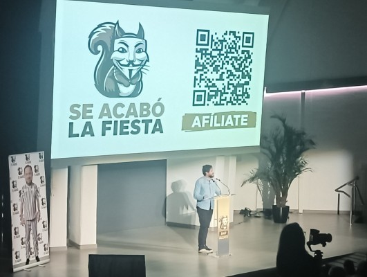 Alvise recala en Alicante y promete curar a los desvalidos del sistema