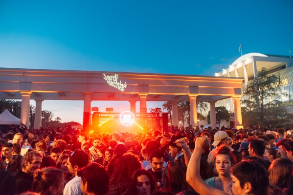 Jardí Electrònic reabre su 'club' en el cauce del Túria

