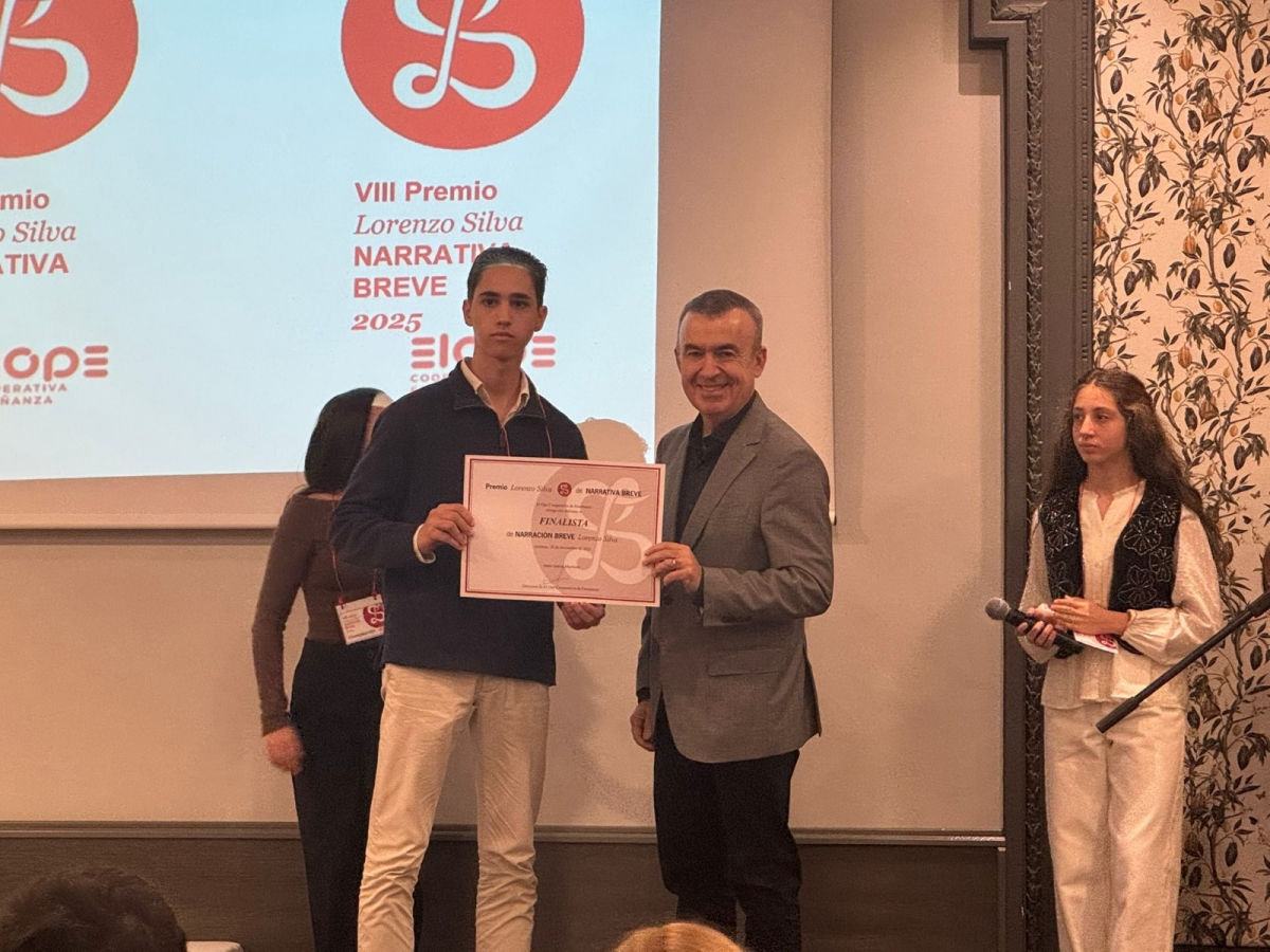 El escritor murciano Pablo Cózar gana el Premio de Narrativa Joven Lorenzo Silva de Archena