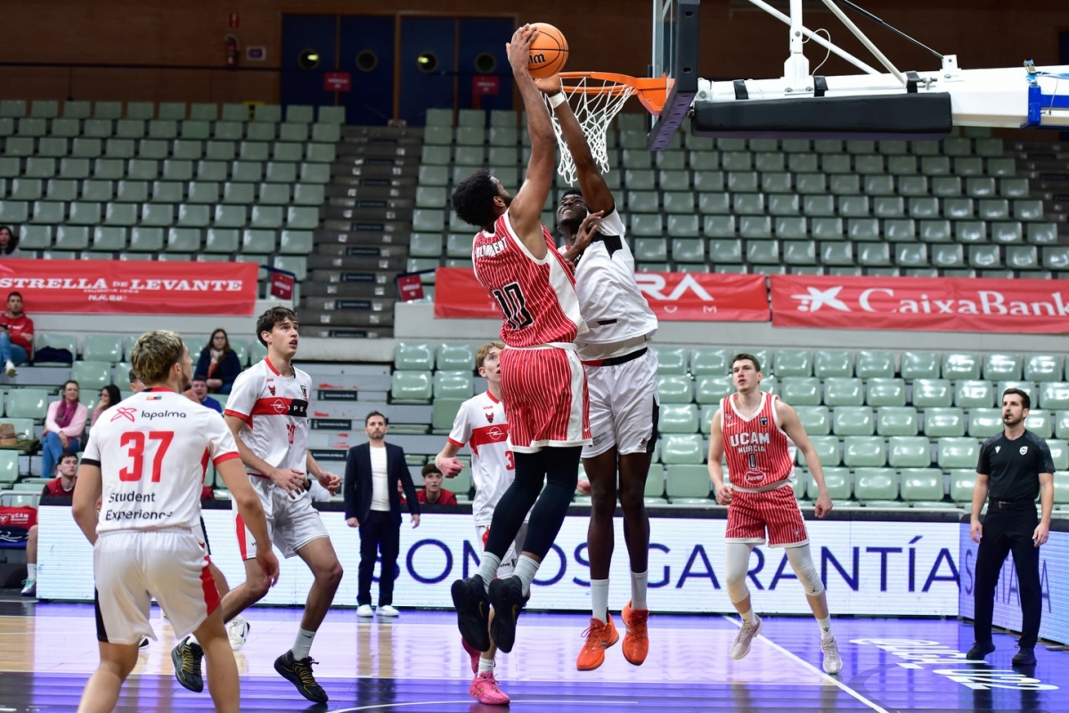 El UCAM CB sub-22 enlaza tres triunfos en la Liga U con un 70-56 ante el Granada