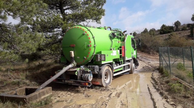 Agricultura suministra 11 millones de litros de agua en 25 municipios de Castellón para el ganado