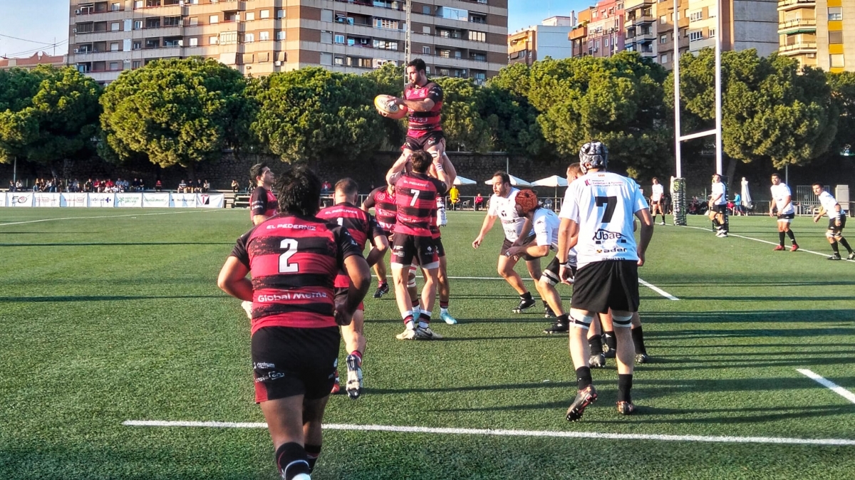 El CAU consolida su liderato con una sólida victoria ante el BUC (34-17)