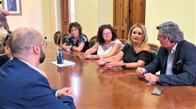 Industria no descarta un polígono mancomunado para atender la demanda en l'Alcoià y el Comtat

