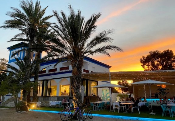 El restaurante del Camping Mar Menor de San Javier recibe el 'Goya' que conceden los campistas españoles