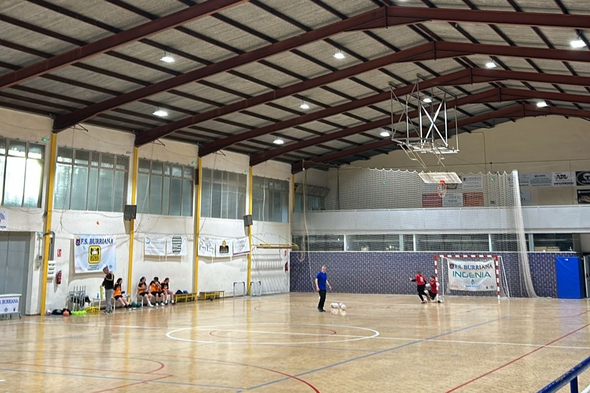 Burriana renueva con LED de bajo consumo la iluminación del pabellón de fútbol sala de La Bosca