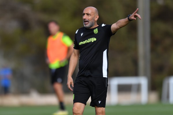 El Efesé, peor local de LaLiga Hypermotion, podría perder a Kiko Olivas y Jorge Moreno para Oviedo 