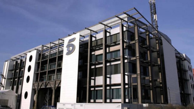 Llegan a tiempo para comprar acciones de Mediaset