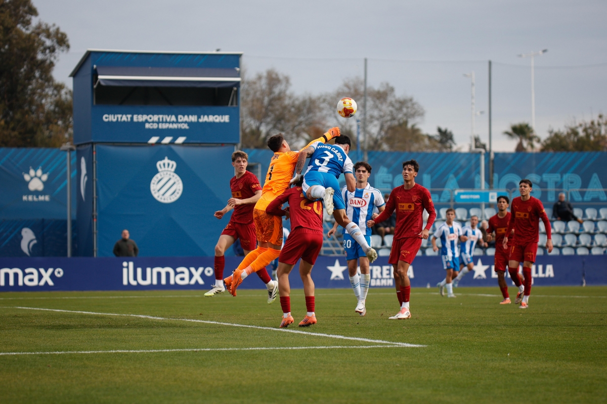 Empate amargo para el VCF Mestalla tras un gol polémico del Espanyol B (1-1)