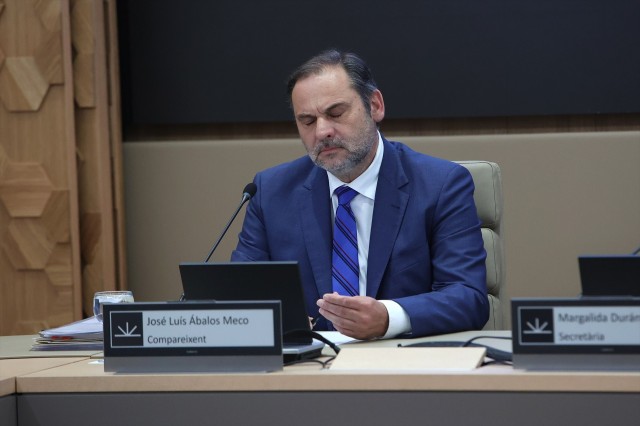 Ábalos dice sentirse perseguido por el Gobierno y critica que Transportes trate de 