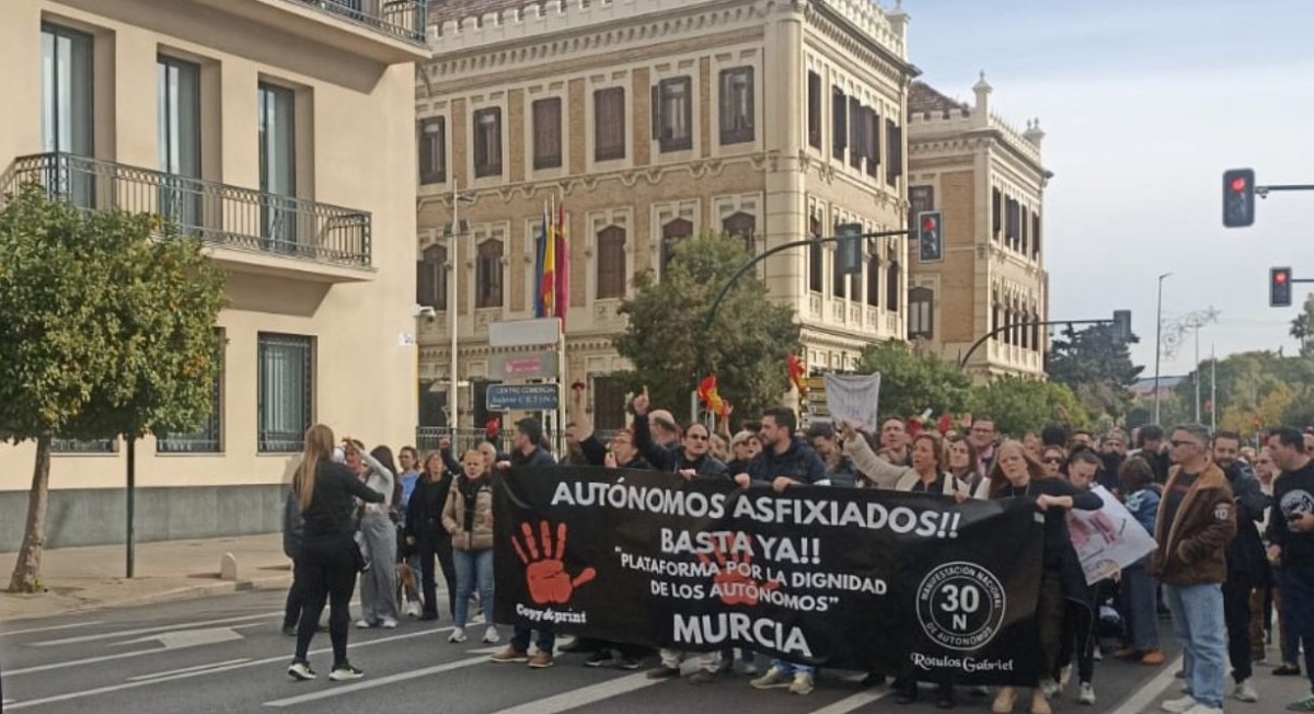 Manifestación de los autónomos en Murcia - Foto: POLICÍA LOCAL Manifestación de los autónomos en Murcia