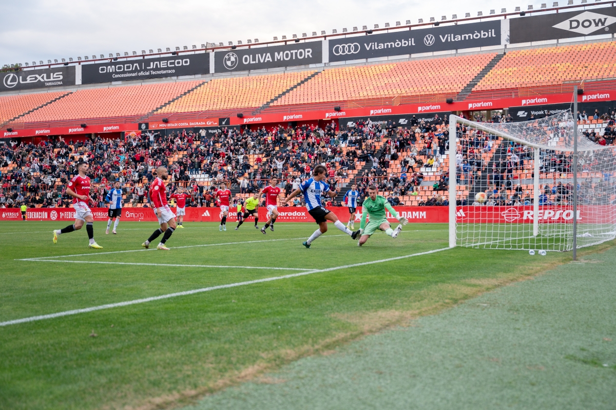El Hércules CF puntúa en un partido loco en Tarragona