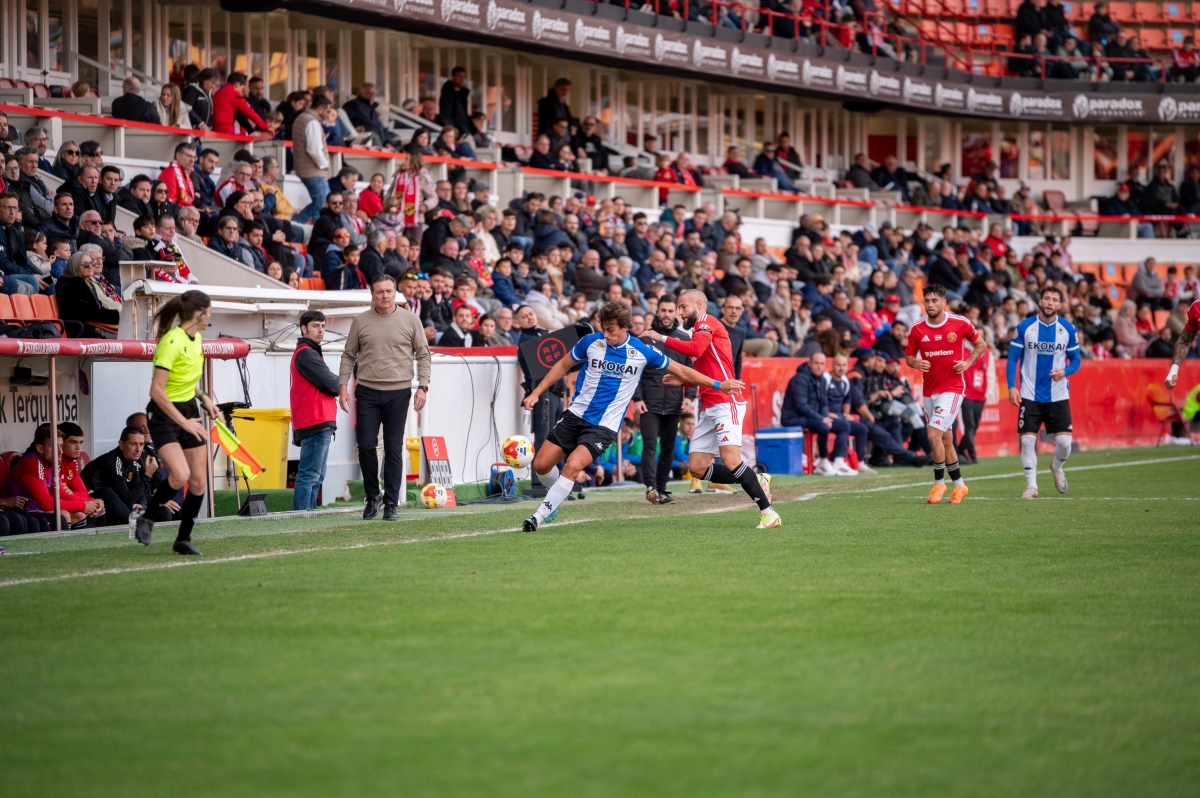 Slavi ante Parralo y Company