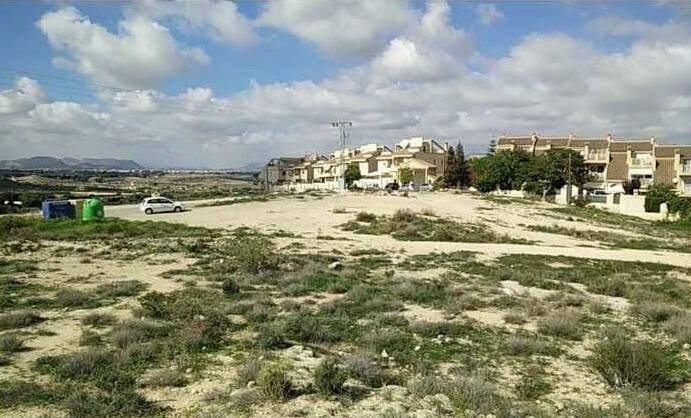 La garantía de suministro en las Playas de Alicante: compra de suelo y 7,6 millones para el nuevo depósito