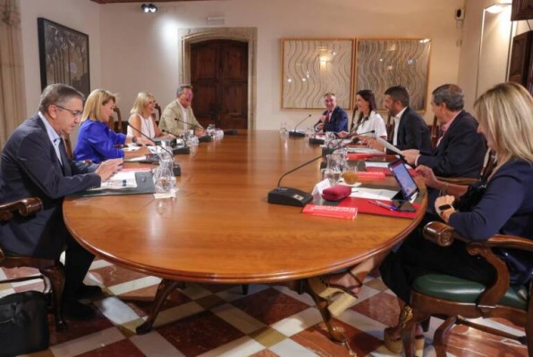 El pleno del Consell se reúne este lunes para aprobar el recurso contra la Ley de Amnistía ante el TC