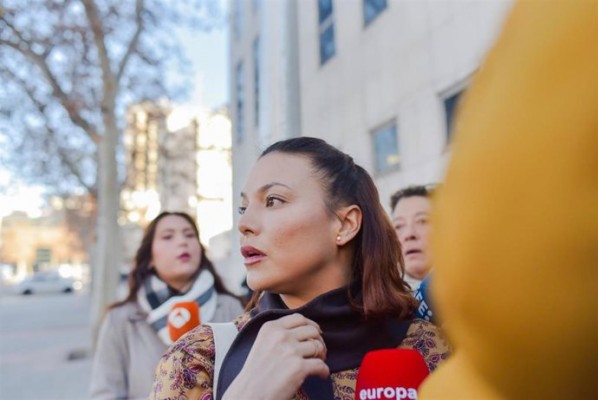 Mouliaá retira su acusación contra Errejón por agresión sexual y el exdiputado buscará demostrar 