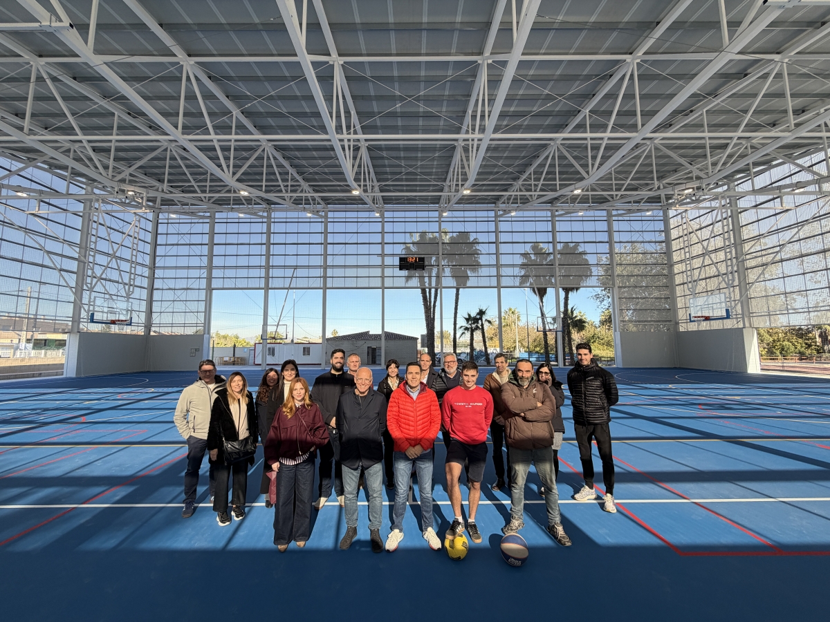 Canet concluye las obras de renovación del polideportivo Sanchis Guarner con la recepción de la pista cubierta