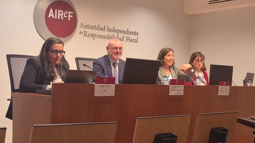 La Generalitat presenta en la Airef un prototipo de marco presupuestario para el cumplimiento de la regla de gasto