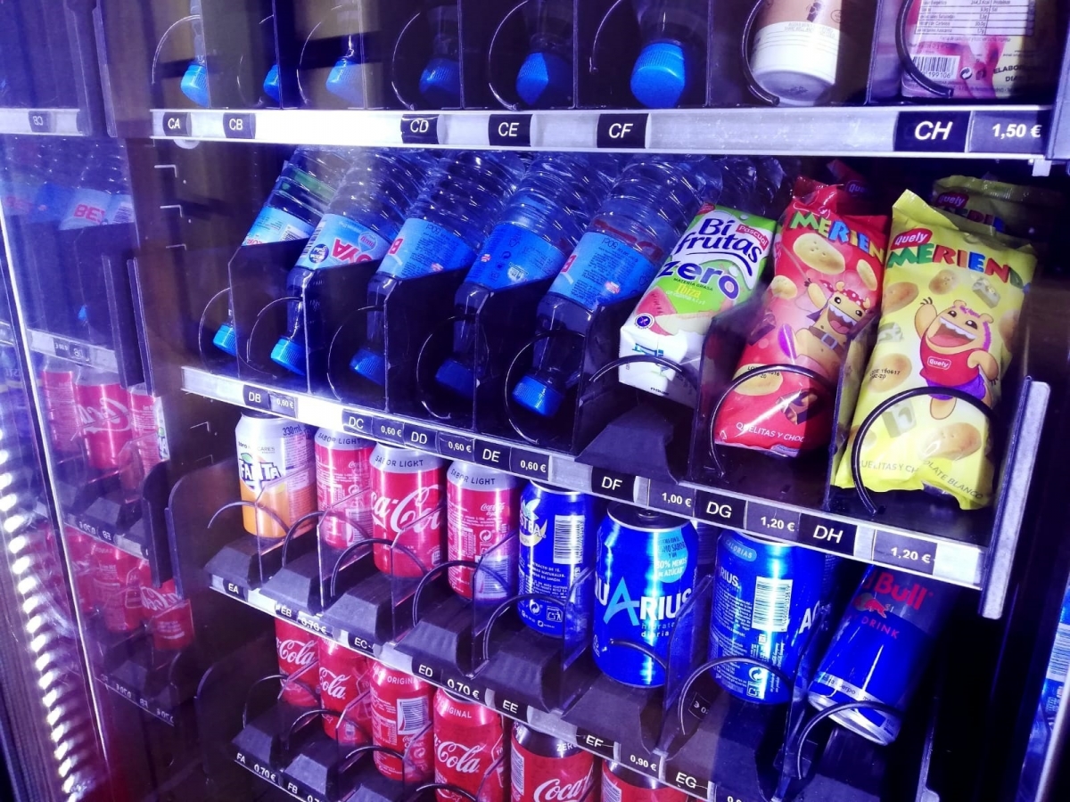 Consumo obligará a que las máquinas de vending de residencias y hospitales incluyan un 80% de alimentos saludables