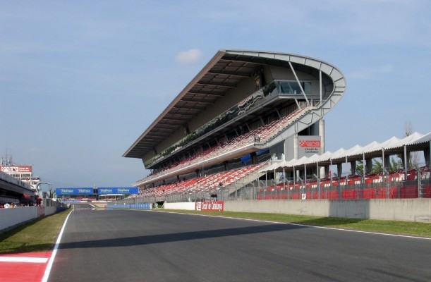 Montmeló espera a unos 90.000 aficionados para ver el progreso de Alonso