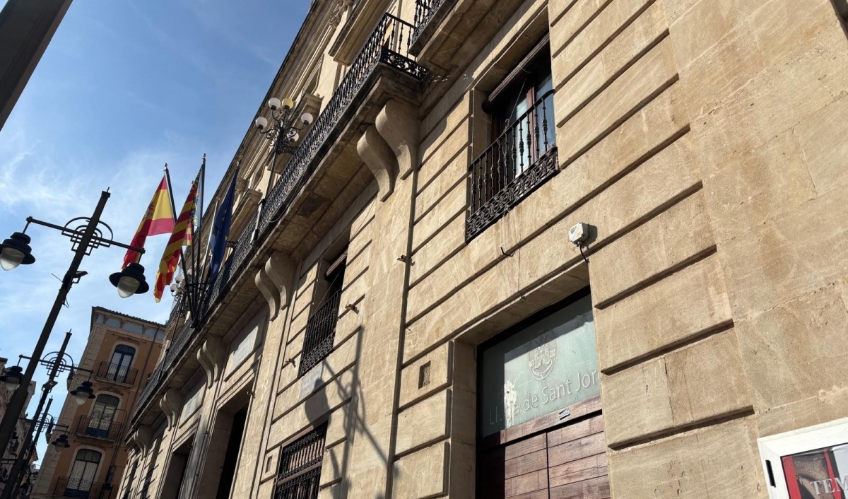 Una media de 19,2 días: ese es el tiempo que tardan en cobrar los proveedores municipales de Alcoy