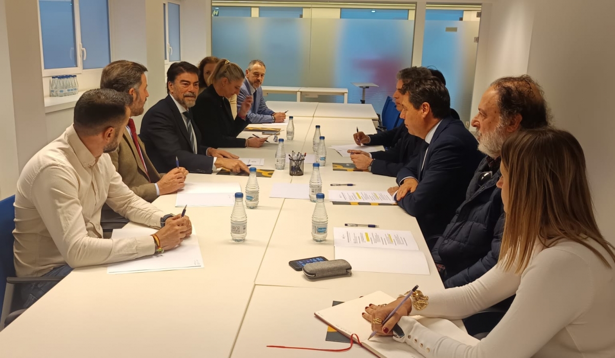 Alicante y Elche pactan con la nueva cúpula de la CEV la reivindicación de infraestructuras