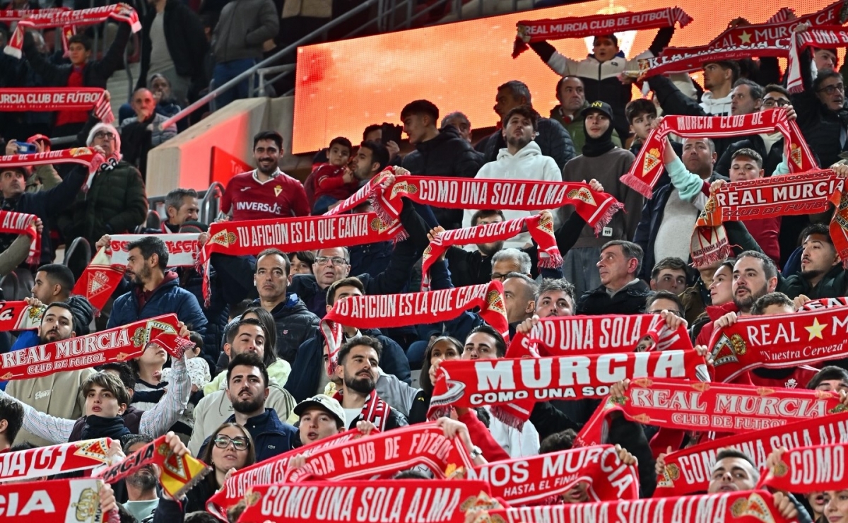 El derbi forma colas en Cartagena y Murcia y la Fepemur saca un viaje en autobuses