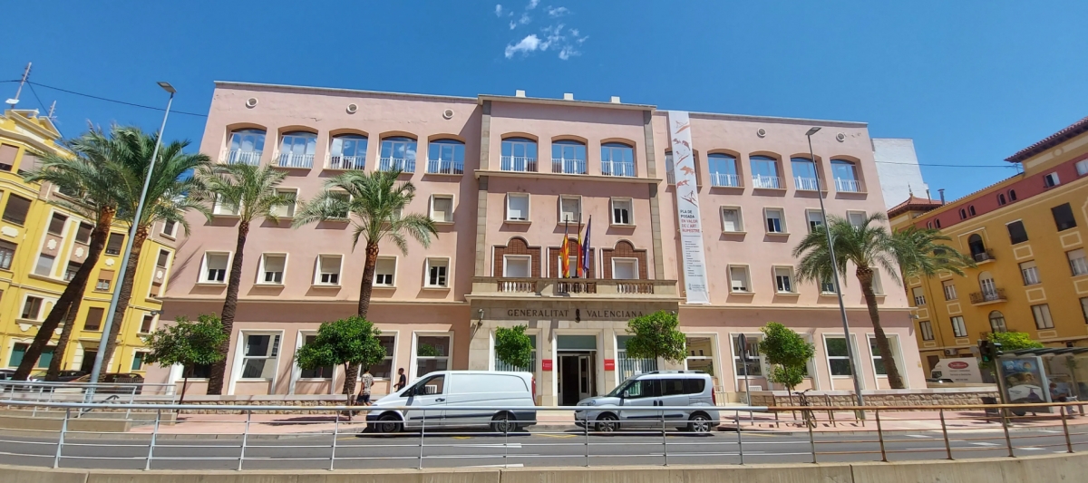 Los sindicatos de Castellón denuncian impagos a los docentes y piden a Educación el abono de las nóminas