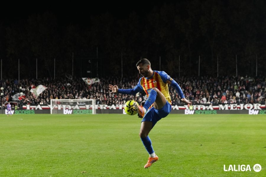 El Valencia CF se mide en diciembre a rivales cercanos, visita el Metropolitano y juega Copa