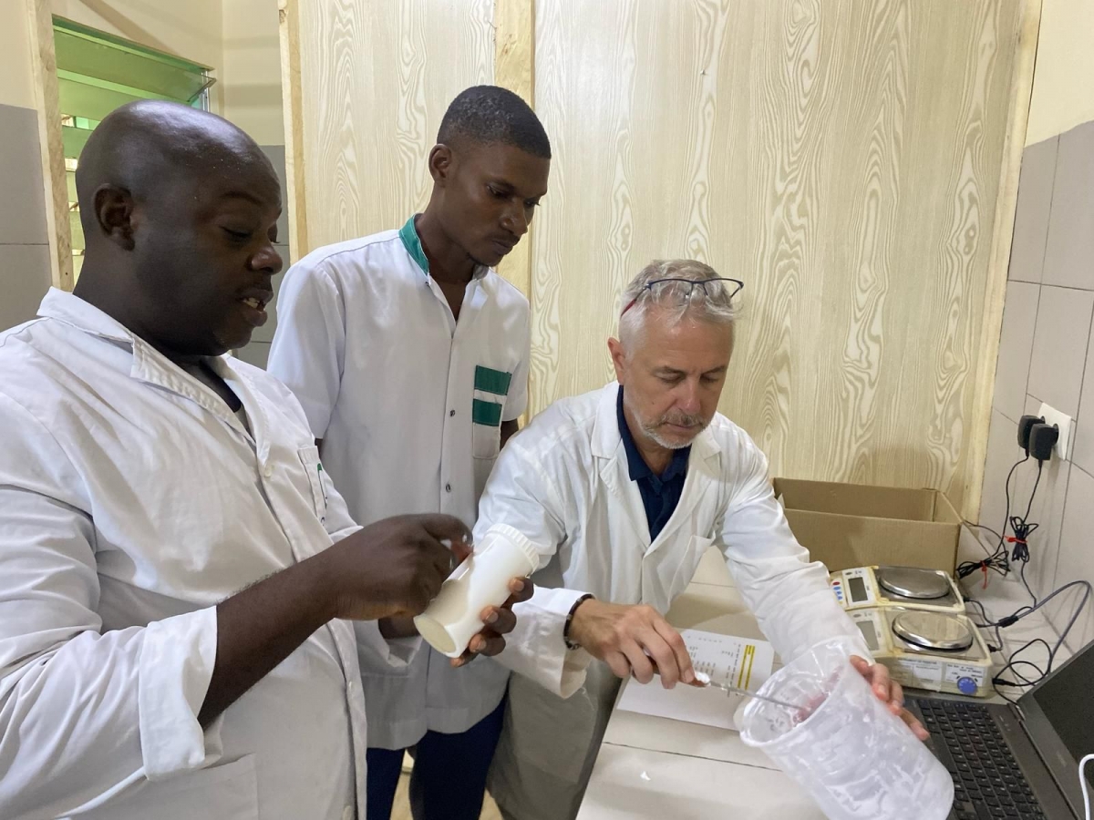 Fundación Hefame fortalece la atención farmacéutica en Togo con un servicio para pacientes vulnerables