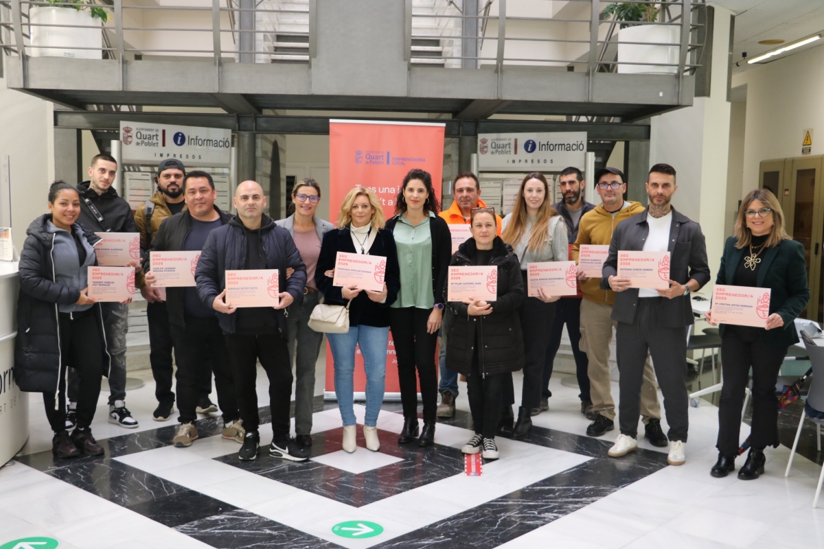 Quart de Poblet entrega 15 cheques a nuevos proyectos empresariales del municipio
