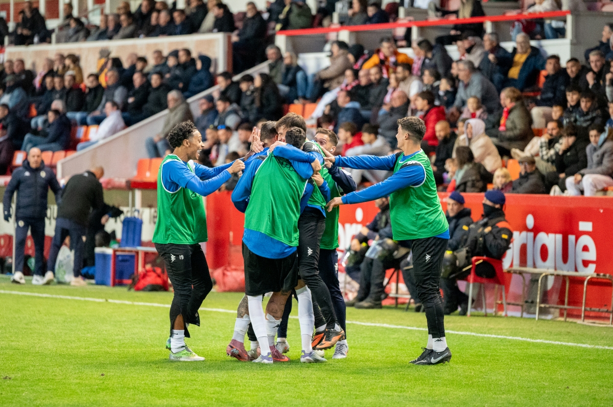 Para emular a la AD Ceuta el Hércules CF ha de fichar en enero