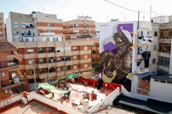 Cuando el arte embellece las calles: cuatro rutas para admirar los murales de la Región de Murcia