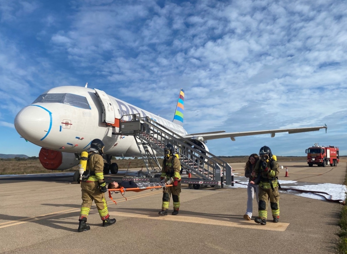 El aeropuerto de Castellón pone a prueba su capacidad de respuesta en un simulacro general de accidente aéreo