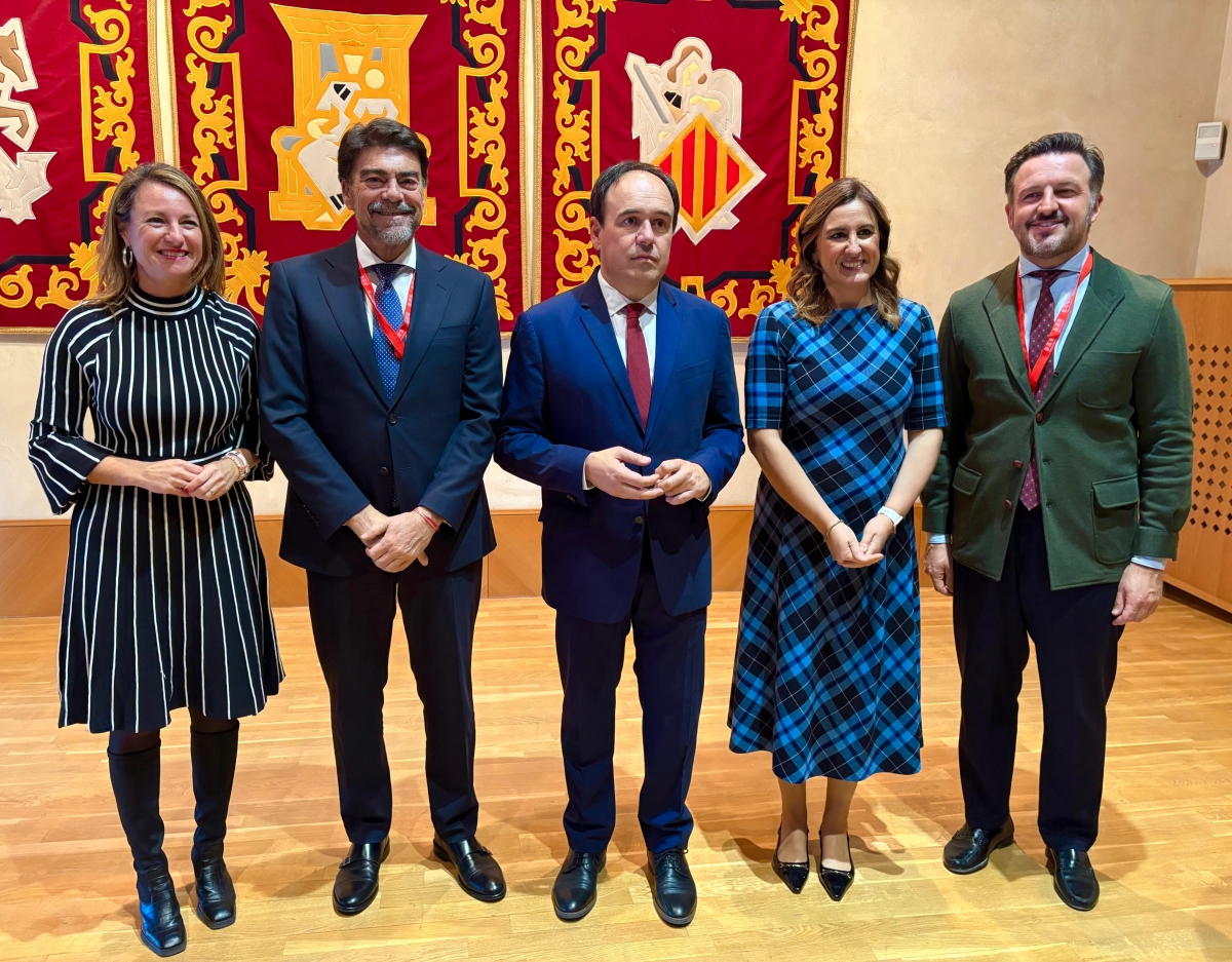 Carrasco asiste a la toma de posesión de Pérez Llorca y destaca la 