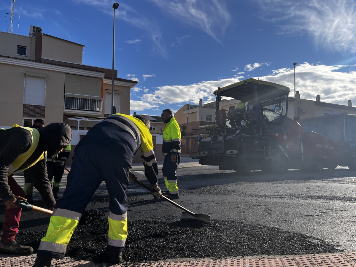Petrer renueva 23.500 metros de pavimento en más de 30 calles con una inversión de 300.000 euros