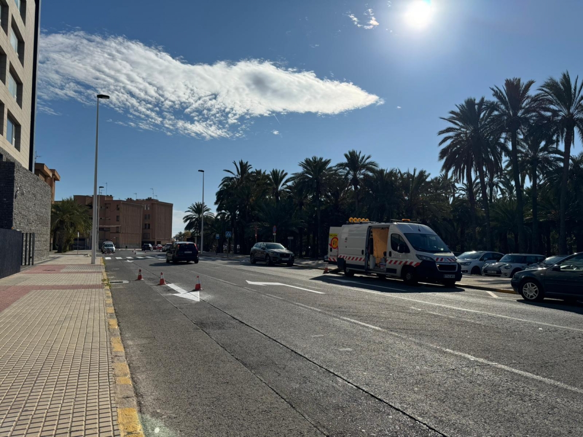 Elche continúa la mejora de la señalización vial y llega ahora a Palmerales
