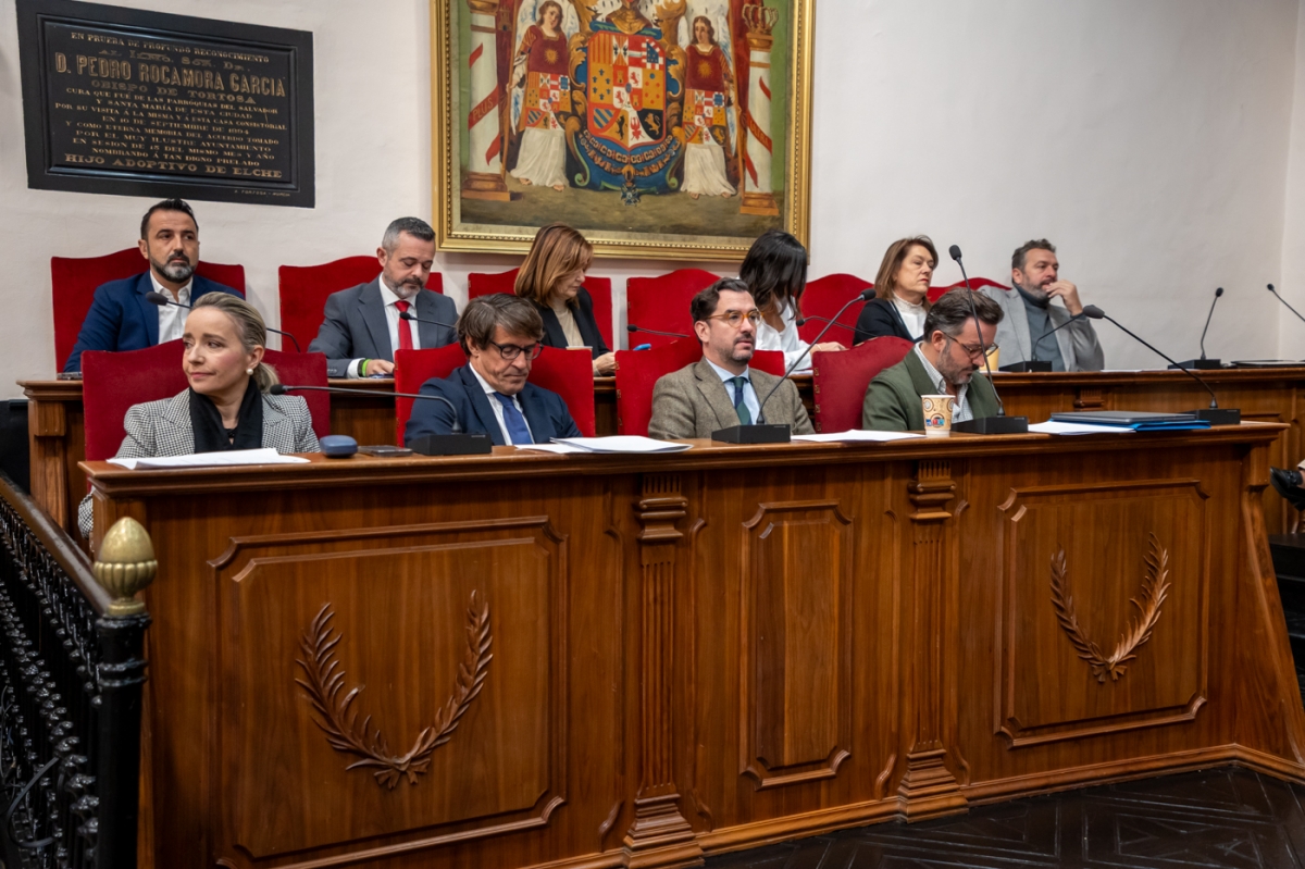 Vox Elche exige un recorte a la cooperación, requisitos más duros a ayudas y oficina antiokupa