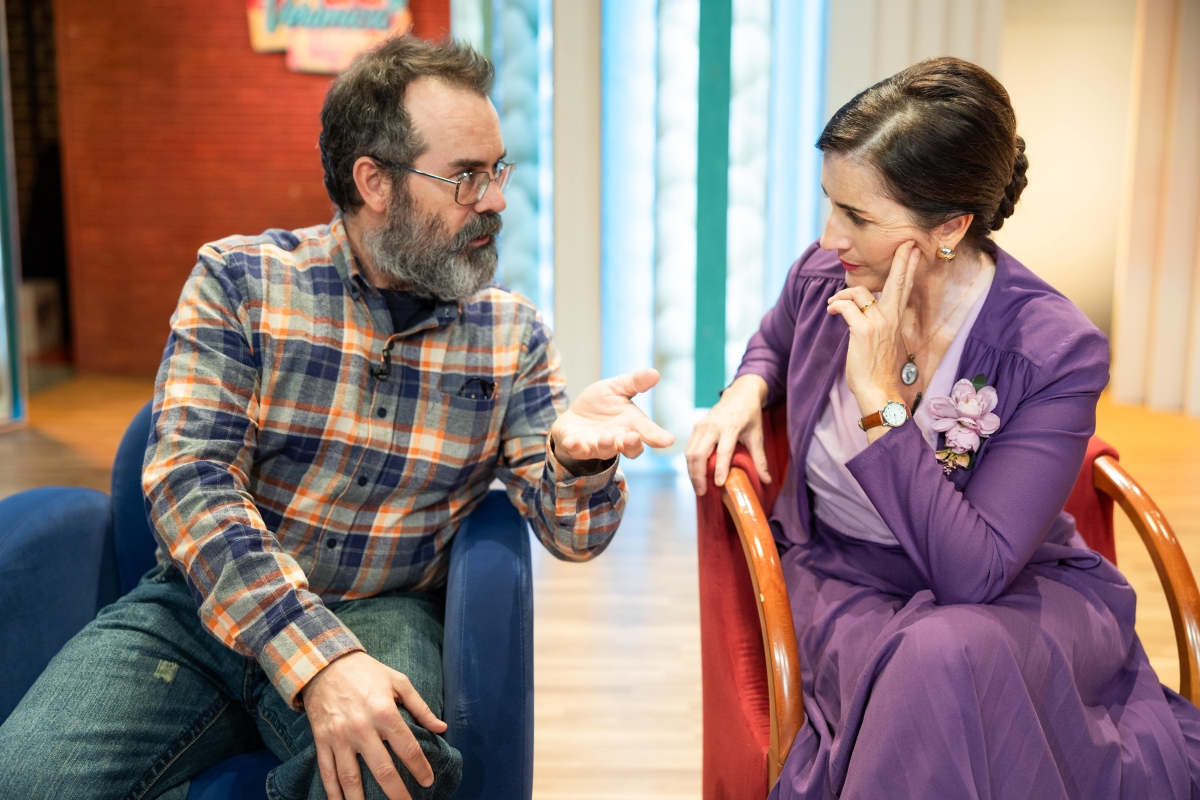 Silvia Abril, Rosa María Calaf y Mariola Cubells y Coyote Dax se unen al rodaje de 'María Martínez Ruiz no puede volver'