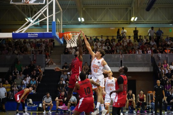 El Valencia Basket vence a UCAM Murcia en el tercer test de pretemporada