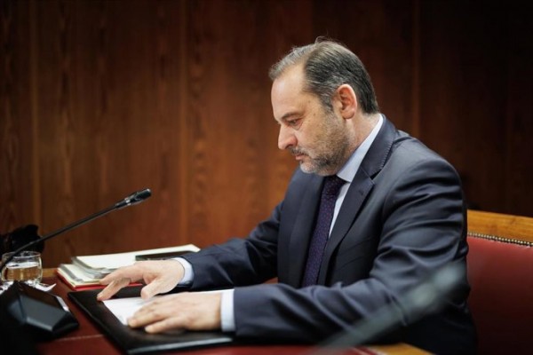 Ábalos: comilona de 332 euros con ostras y centollos