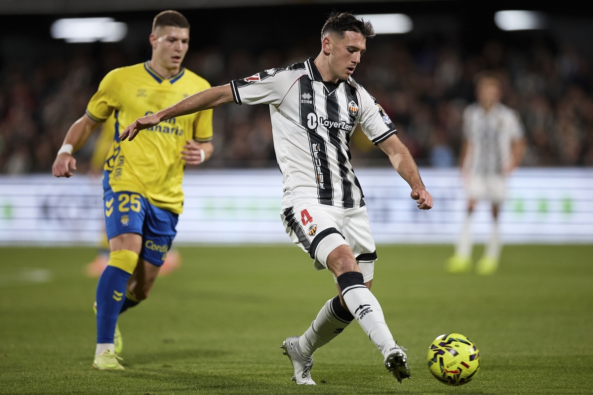 Sienra recupera la jerarquía