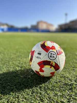 Un Alcoyano con dudas en el once recibe a un Real Murcia que se la da bien El Collao