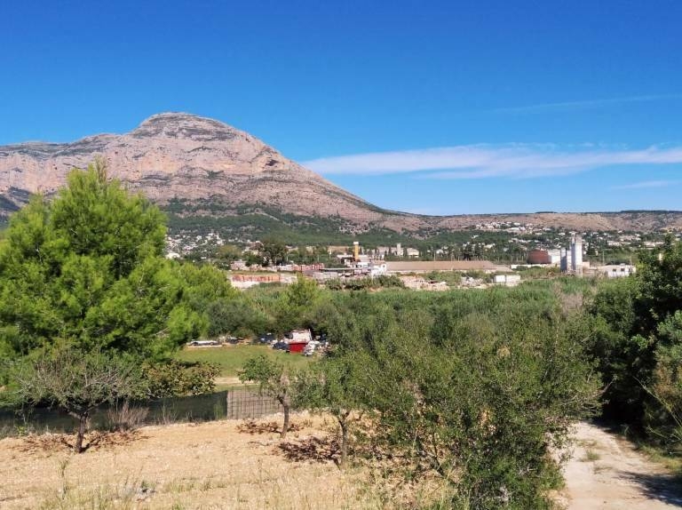 Xàbia licita las obras para adecuar la parcela municipal que albergue la nueva planta de transferencia de residuos verdes