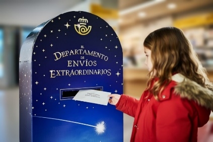 Correos instala en diez ciudades de la provincia un buzón mágico para enviar cartas a Papa Noel y los Reyes Magos