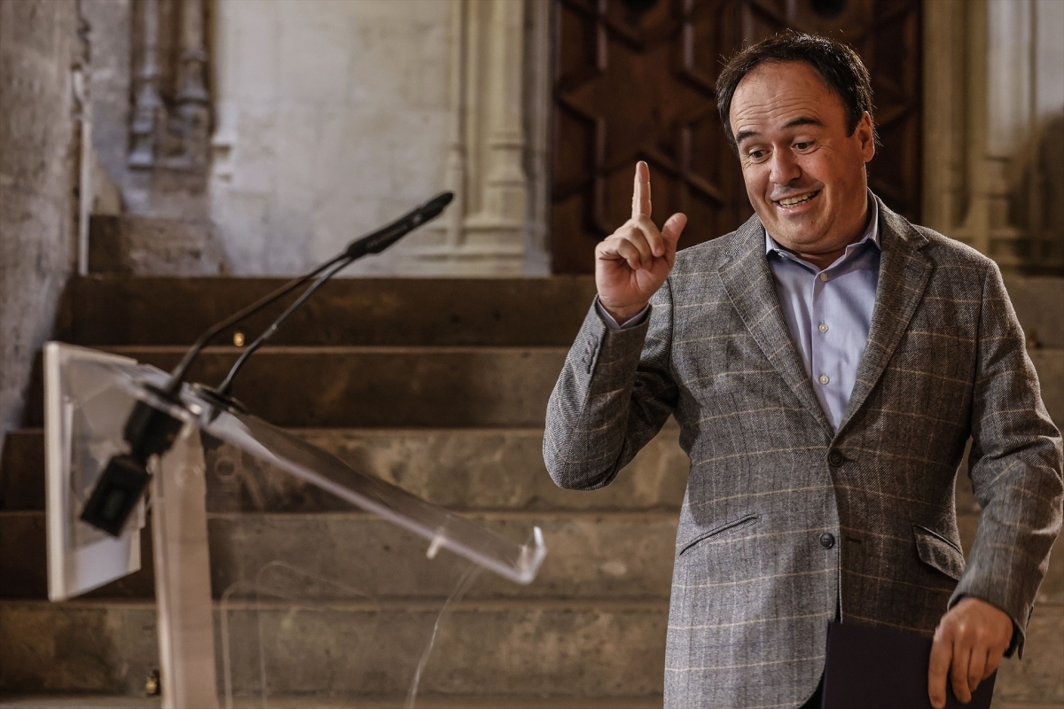 Un Juanfran de estreno, un rey nostálgico y una ZBE que nunca llega: España según La Paella Rusa