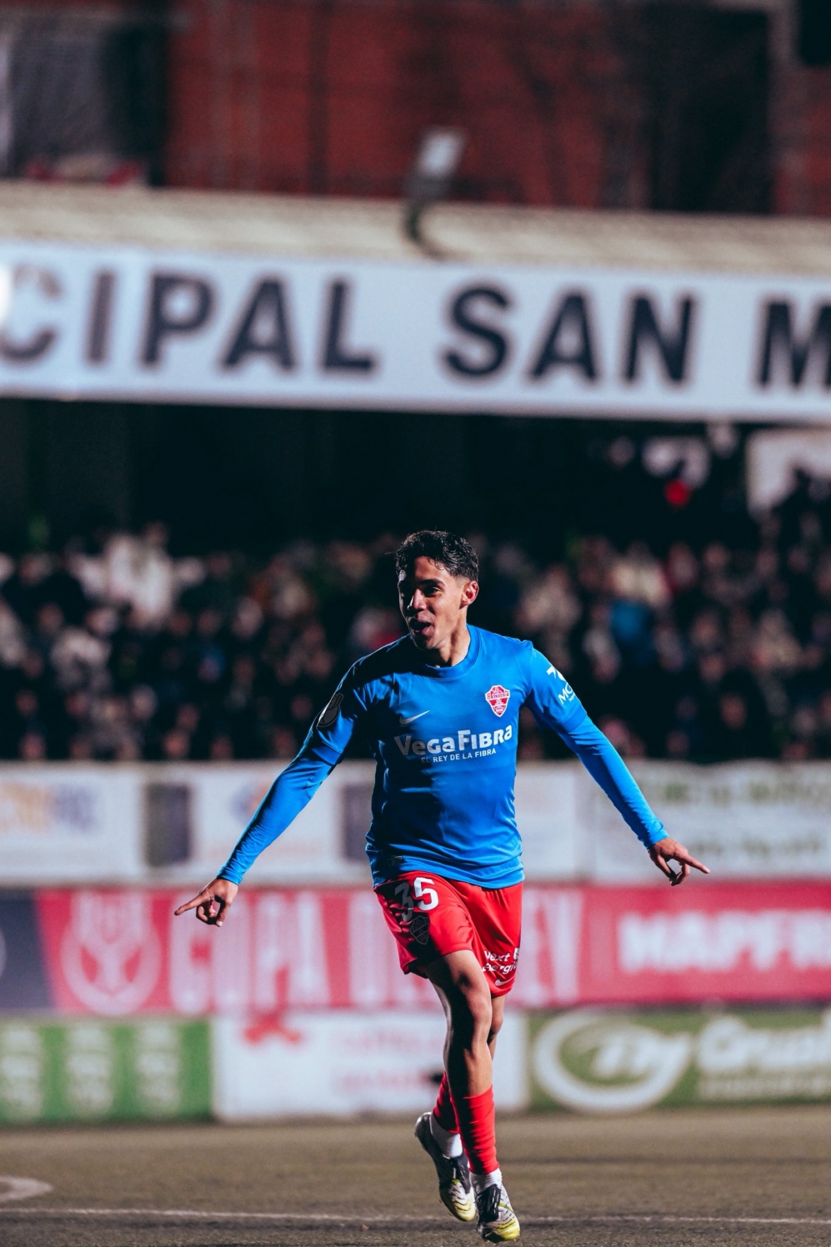 Ali Houary y Héctor Fort se estrenan como goleadores con el Elche CF